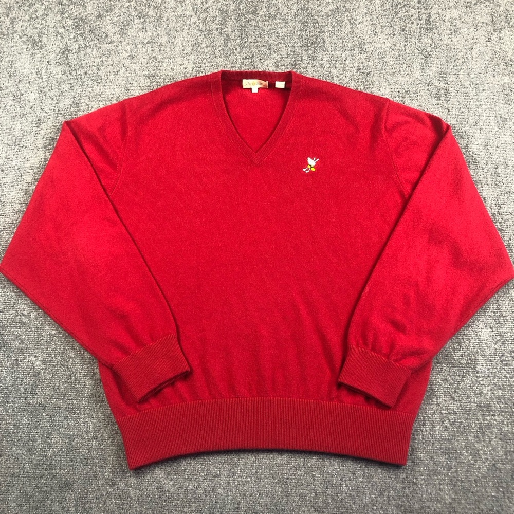 Peter Millar Men's V-Neck Cashmere Sweater - Winged Foot Golf Club Insignia